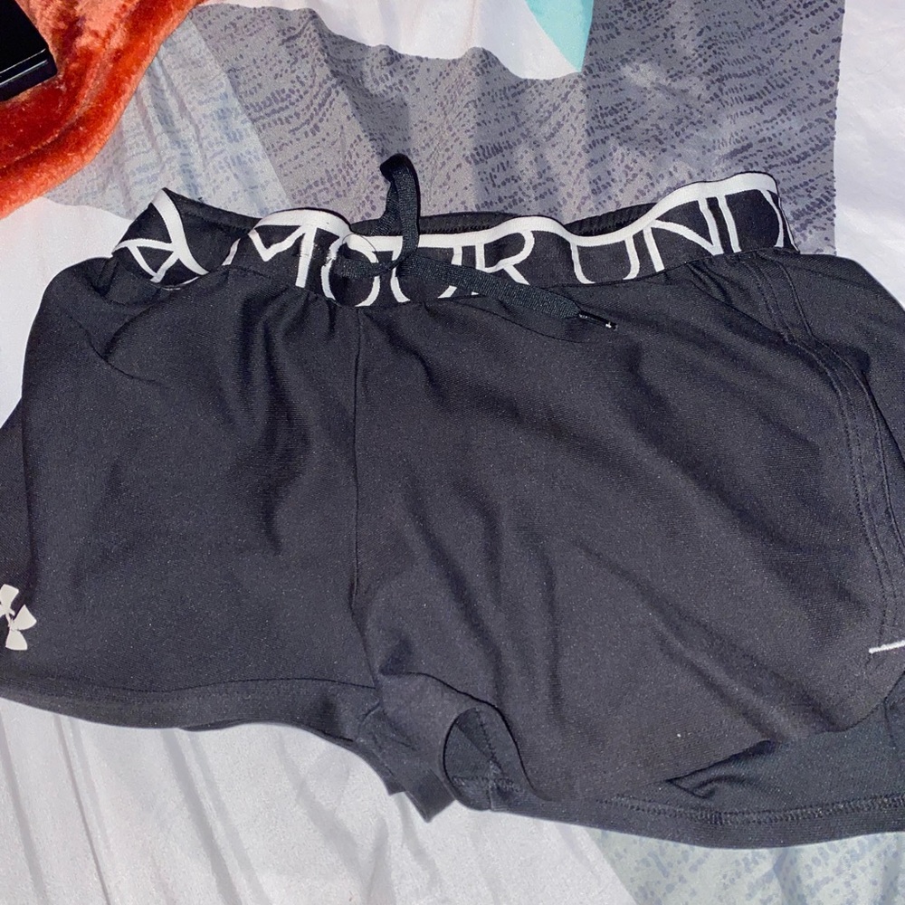 Under armor shorts. perfect condition. xs!!!